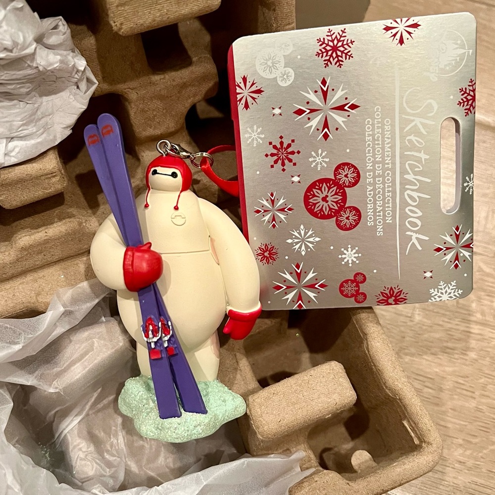 NWT‎ 2022 Baymax With Skis Big Hero 6 Disney Ornament Sketchbook Collection